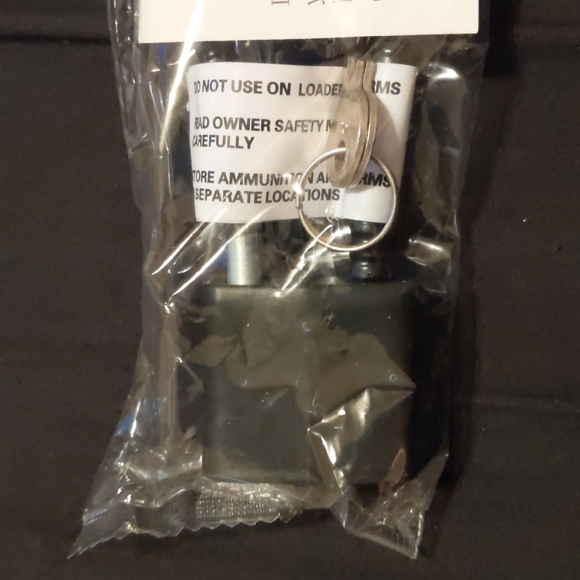 Ruger, cable lock with 2 keys - Picture 3 of 5